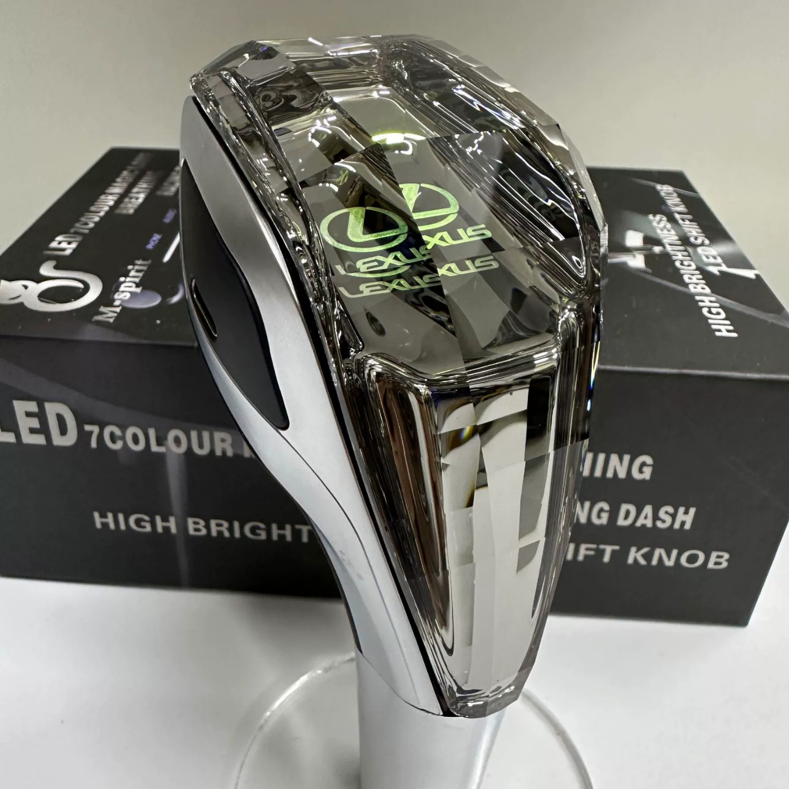 LUX Vites – LED Aydınlatmalı Kristal Vites Topuzu